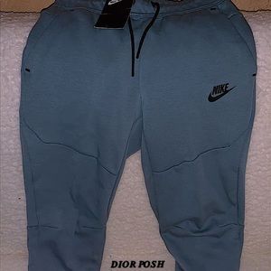 Boys Nike Teck ( Standdard Fit )